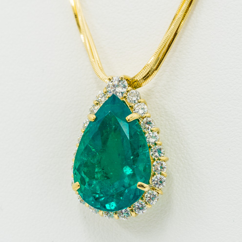 K18YG Emerald necklace